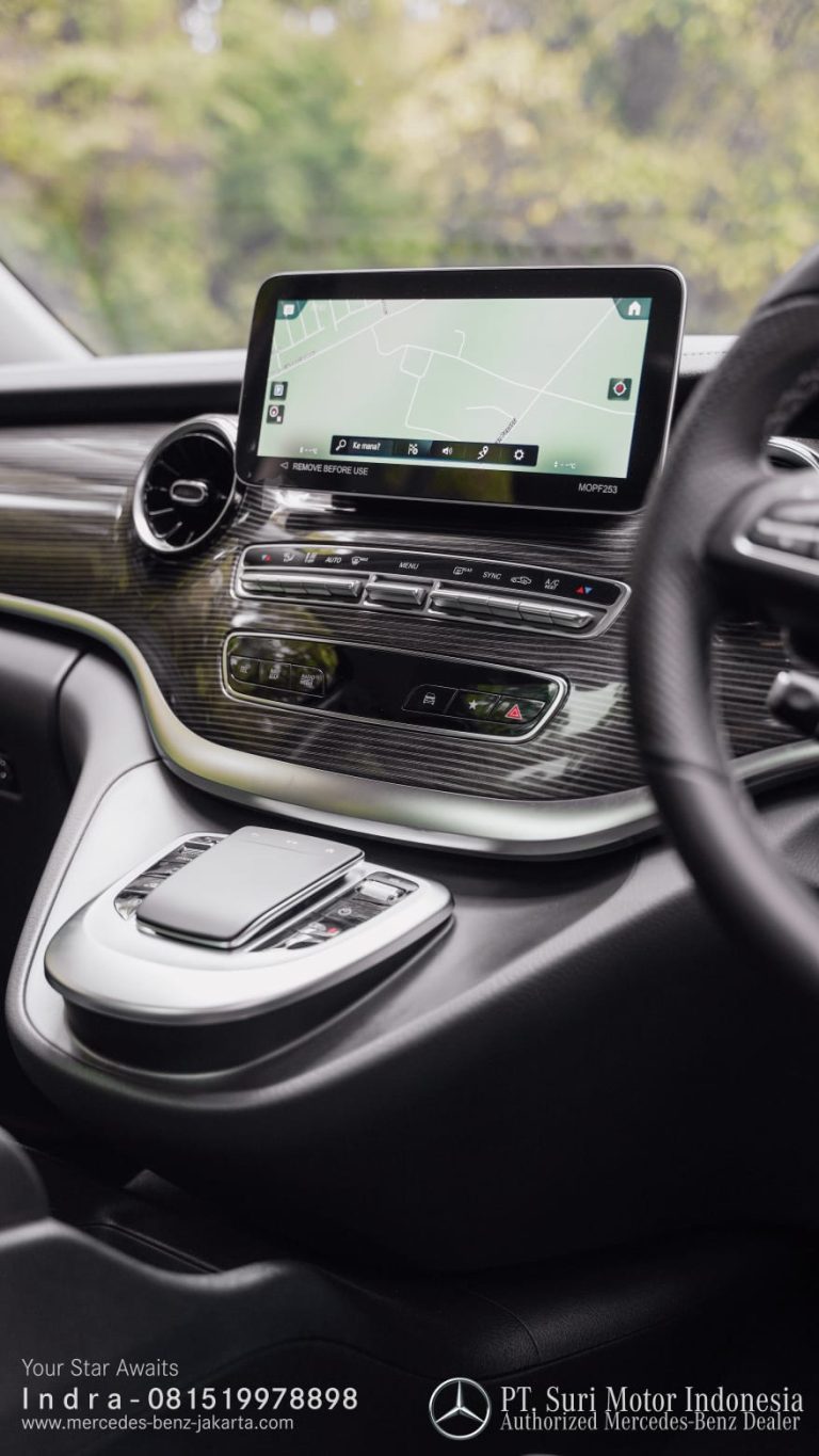 Interior Mercedes-Benz V-Class V250 Avantgarde Line 2024-25 Indonesia Black 3