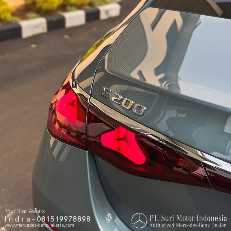 Mercedes-Benz E-Class E200 Exclusive Line 2024-25 Indonesia Verde Silver 9