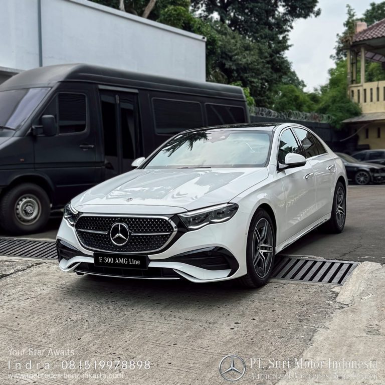 Mercedes-Benz E-Class E300 AMG Line 2024-25 Indonesia White 3
