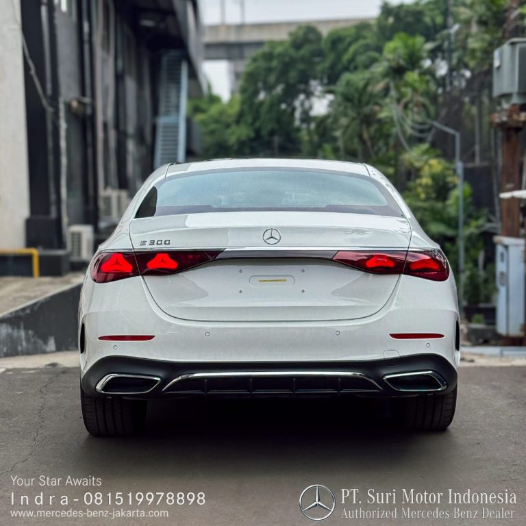 Mercedes-Benz E-Class E300 AMG Line 2024-25 Indonesia White 6