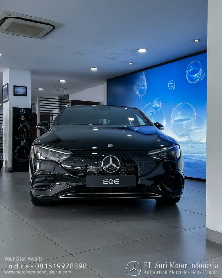 Mercedes-Benz EQE 350+ Electric Art Line 2024-25 Indonesia Black 10