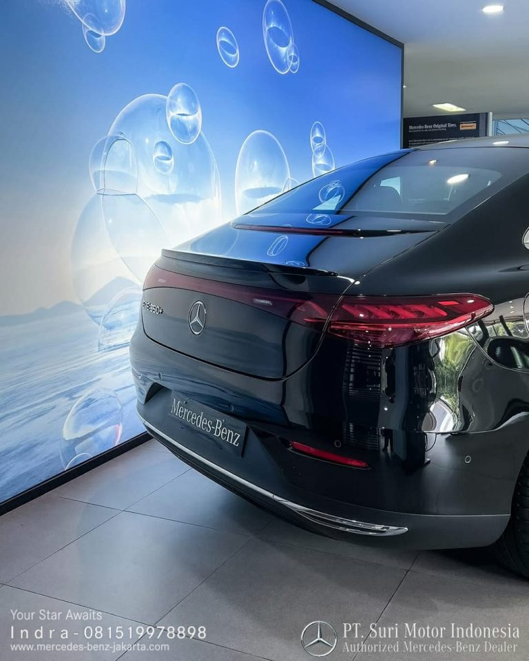 Mercedes-Benz EQE 350+ Electric Art Line 2024-25 Indonesia Black 11