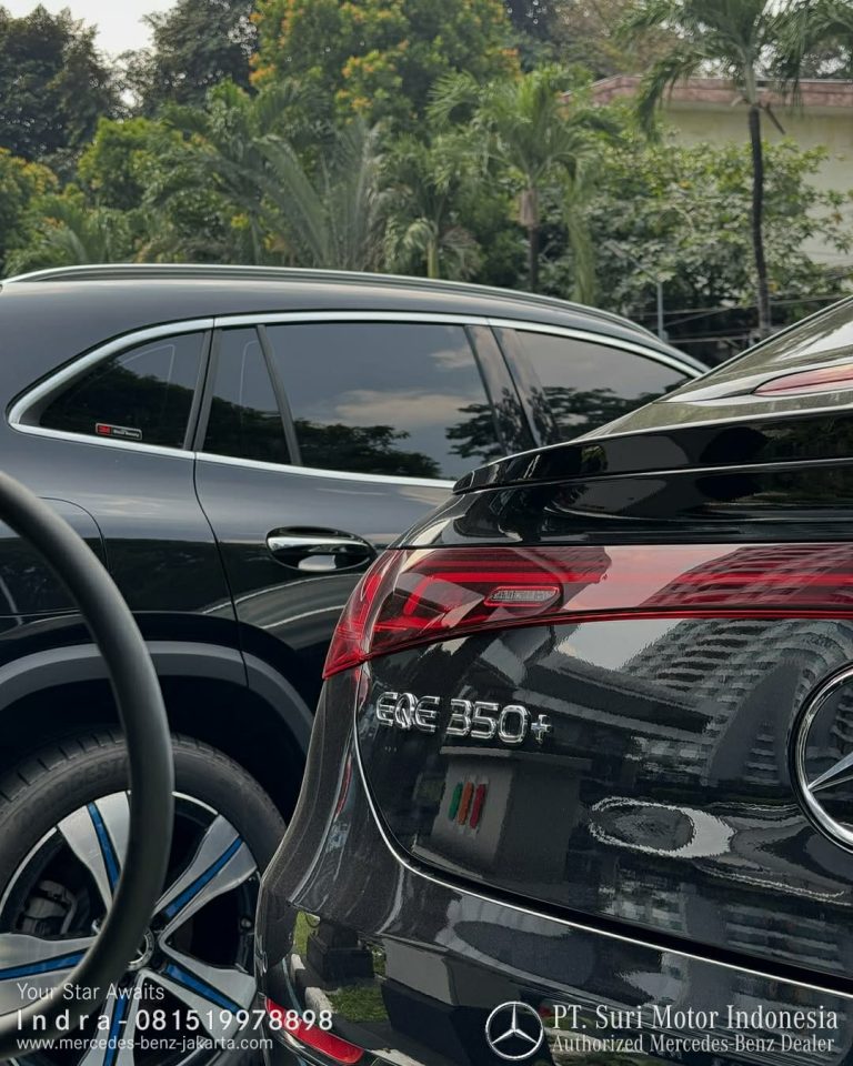 Mercedes-Benz EQE 350+ Electric Art Line 2024-25 Indonesia Black 9