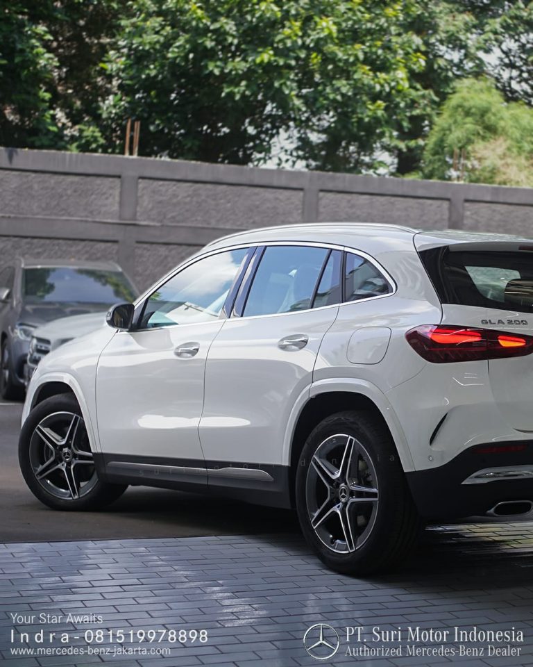 Mercedes-Benz GLA 200 AMG Line FL 2024-25 Indonesia White 5