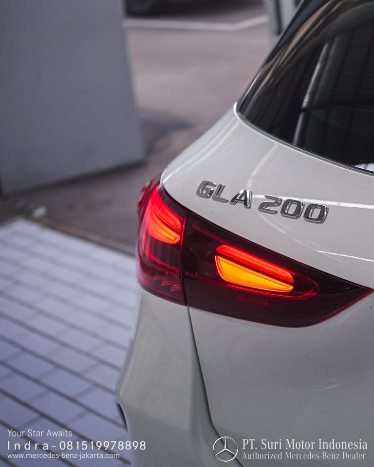 Mercedes-Benz GLA 200 AMG Line FL 2024-25 Indonesia White 5a