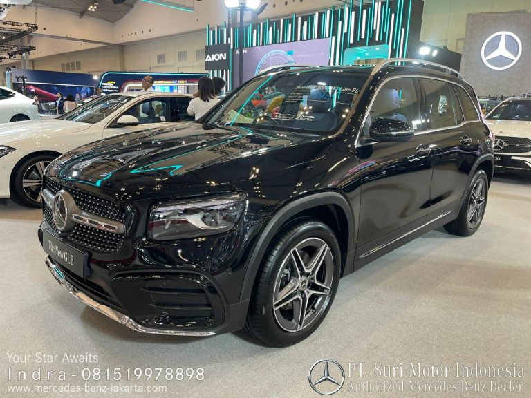 Mercedes-Benz GLB 200 AMG Line 2024-25 Indonesia Black 1