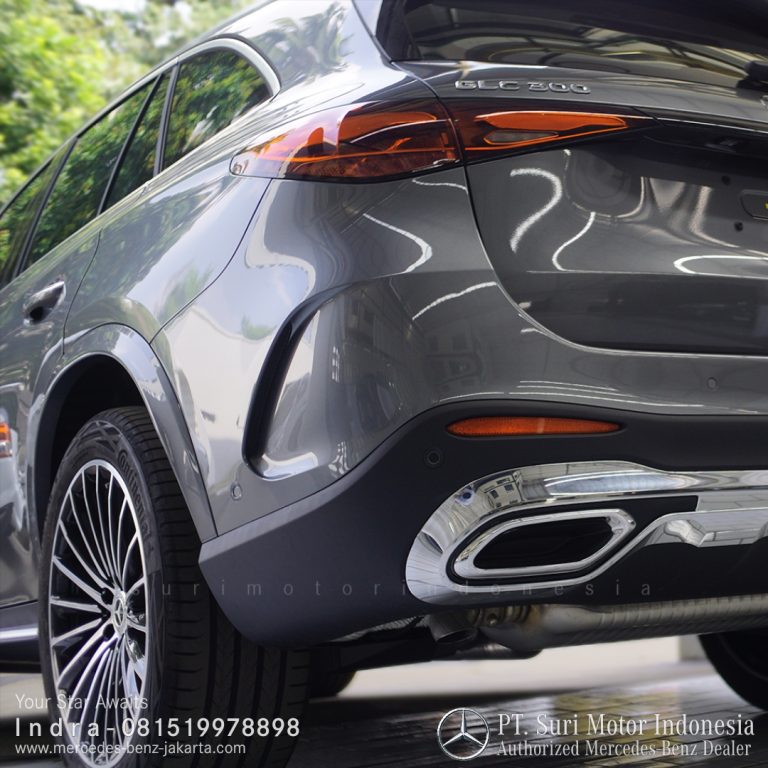 Mercedes-Benz GLC 300 AMG Line 2024-25 Indonesia Grey 6